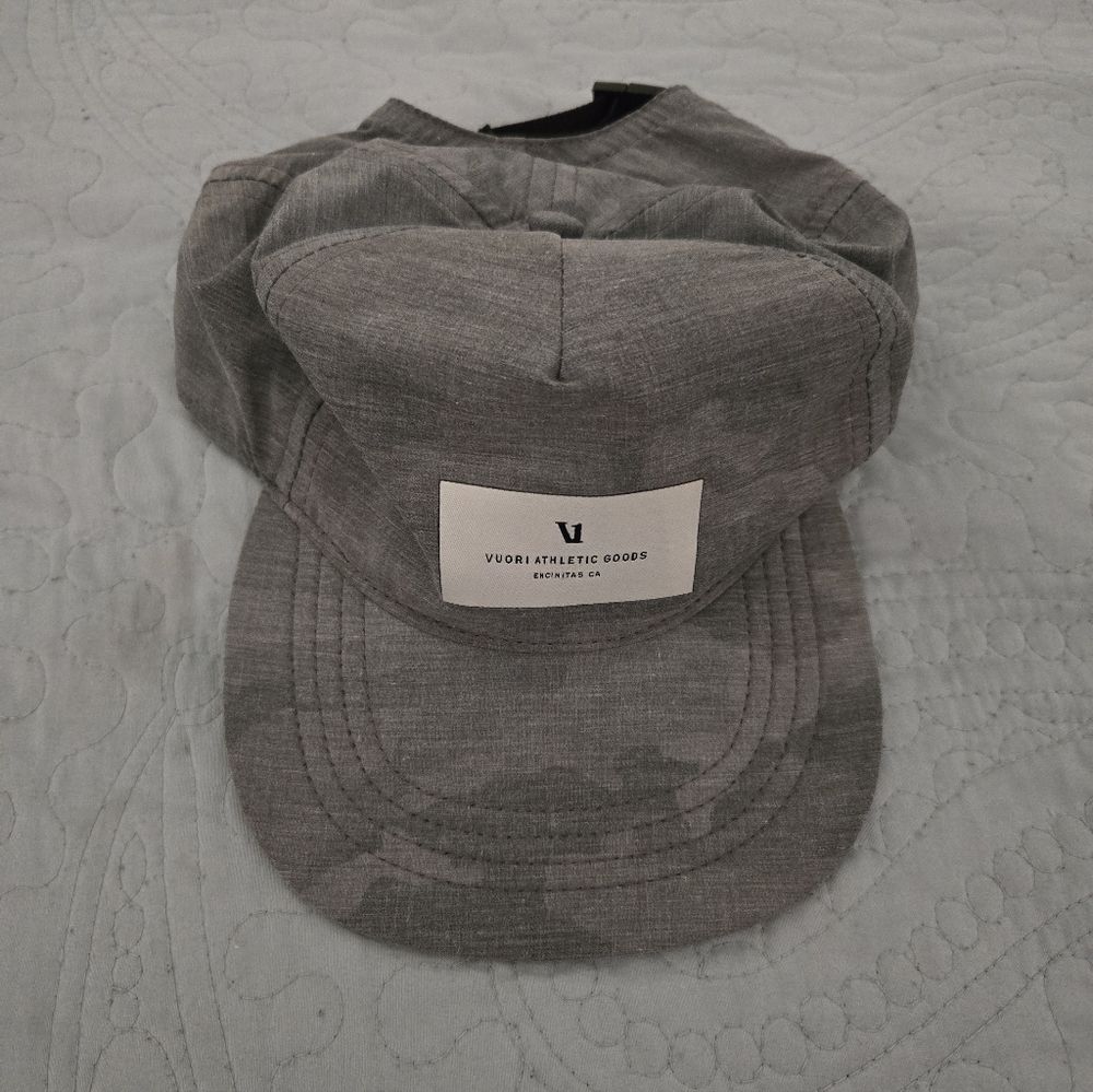 Vuori Camo Hat Gray Color